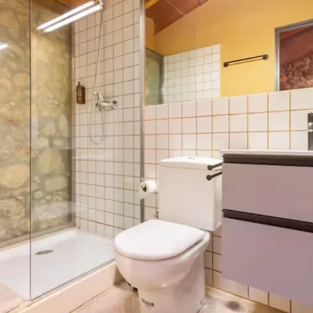 Masia Cal Sisplau: Vineyard Retreat With Pool Near Barcelona Holiday home *