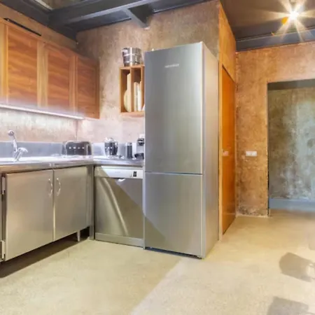Masia Cal Sisplau: Vineyard Retreat With Pool Near Barcelona Holiday home *