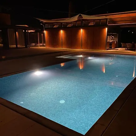 Masia Cal Sisplau: Vineyard Retreat With Pool Near Barcelona *